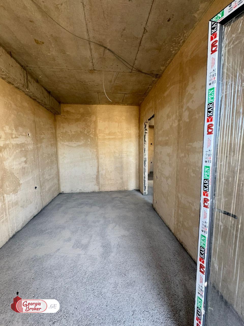 nearly repaired 3-room apartment for sale